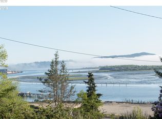1163 N 4th St, Coos Bay, OR