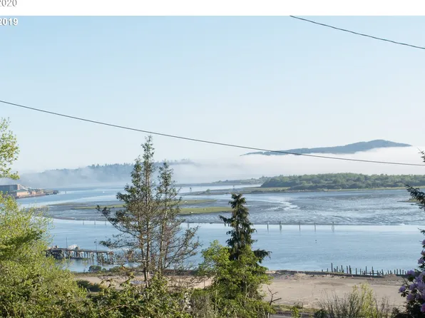 1163 N 4th St, Coos Bay, OR 97420