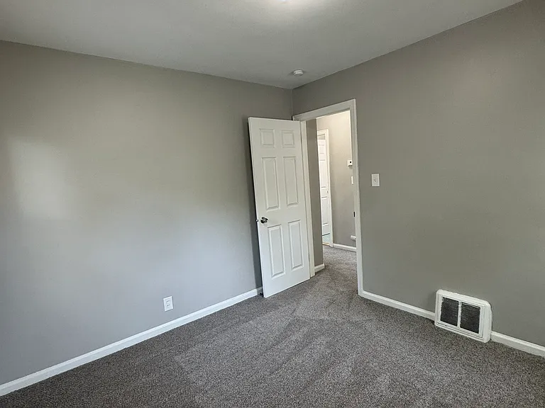12835 Plum St — Photo 12