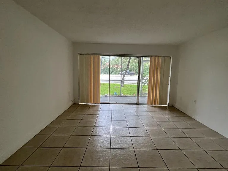 4205 N University Dr #112-1-566 — Photo 8