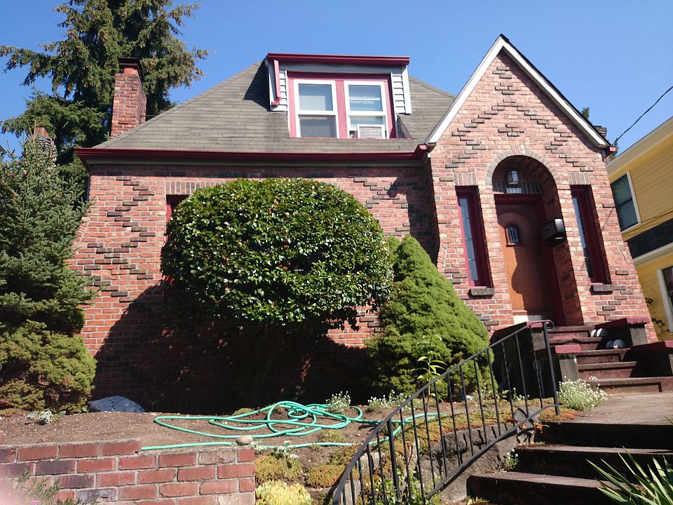 2nd image of 5738 25th Ave NE