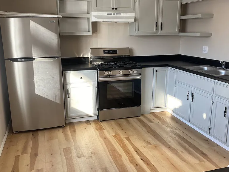410 S Sterling Ave #3 — Photo 2