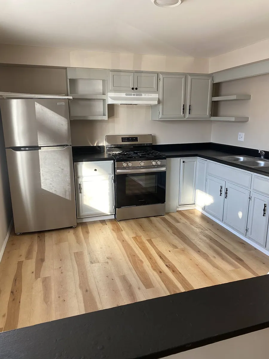 Building Photo - 410 S Sterling Ave #3