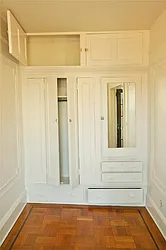 Rented by R New York