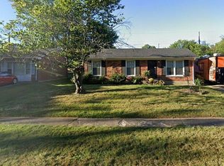 390 Nottingham Rd, Lexington, KY 40517