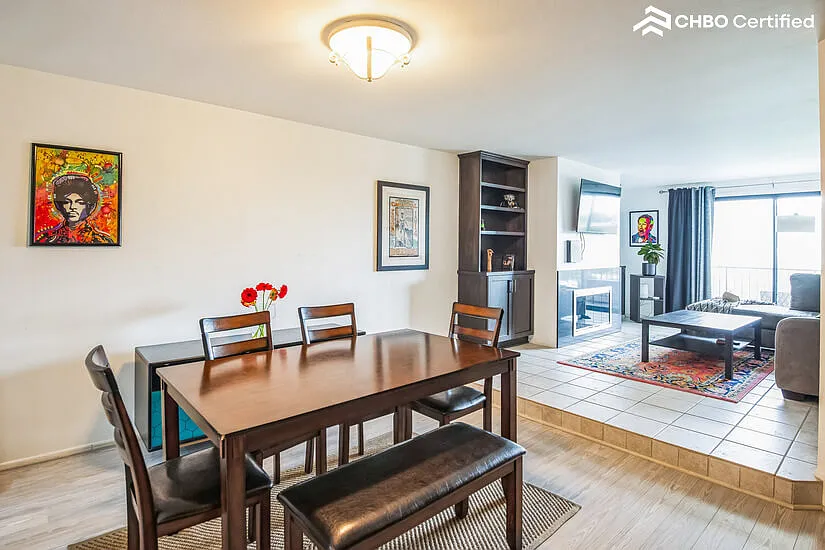 Furnished Hollywood Hills Condo — Photo 2