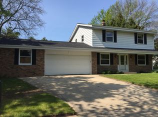 112 W Walters Dr, Grafton, WI 53024