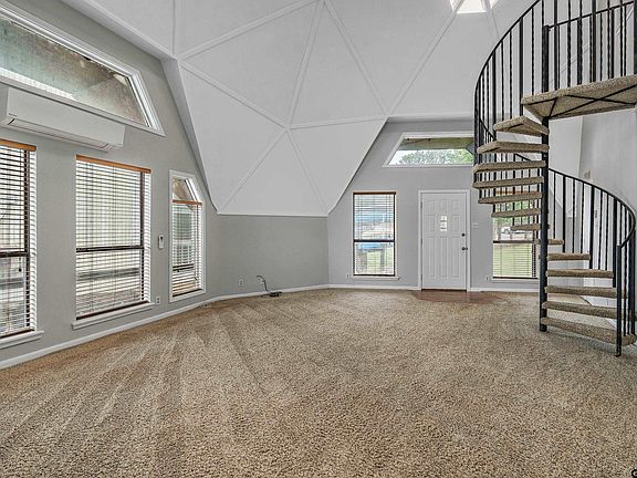 4th image of 2644 Aqua Vista Dr