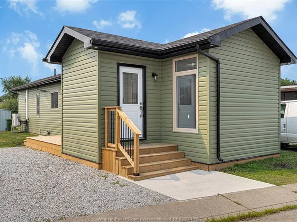 77 Julie Ln, Lakeshore, ON N8N 2V2