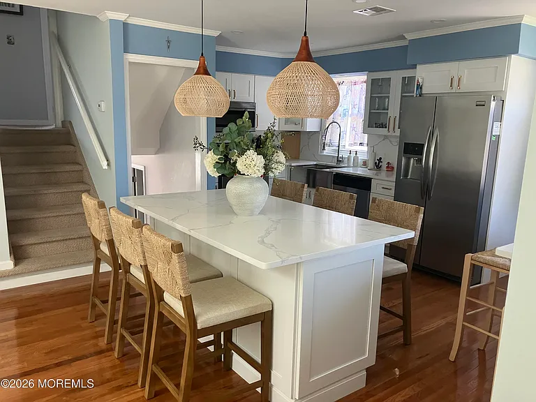 210 Laurel Ct — Photo 8