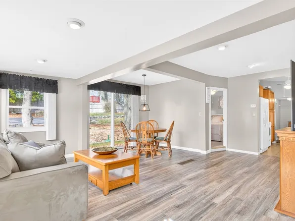 7 Sunrise Ave, Billerica, MA 01821