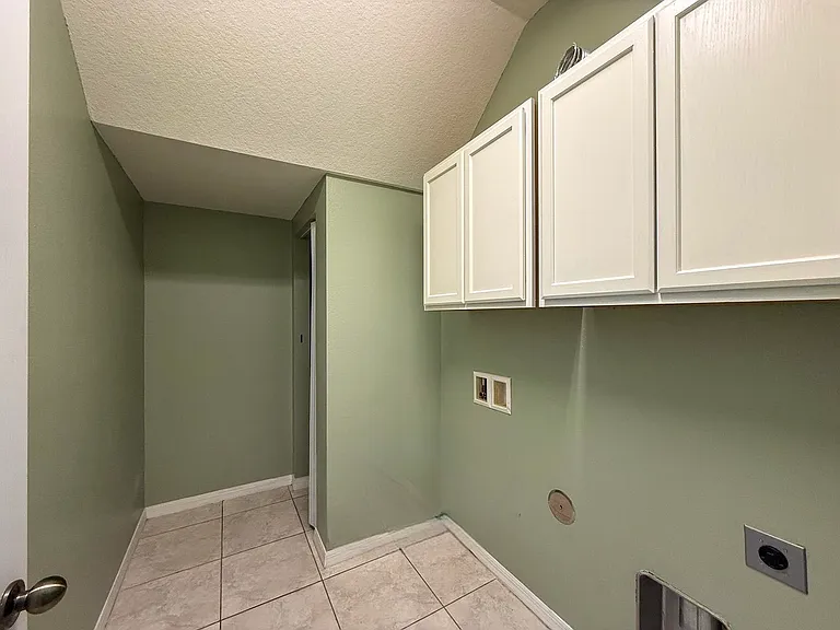 7622 Red Mill Cir — Photo 3