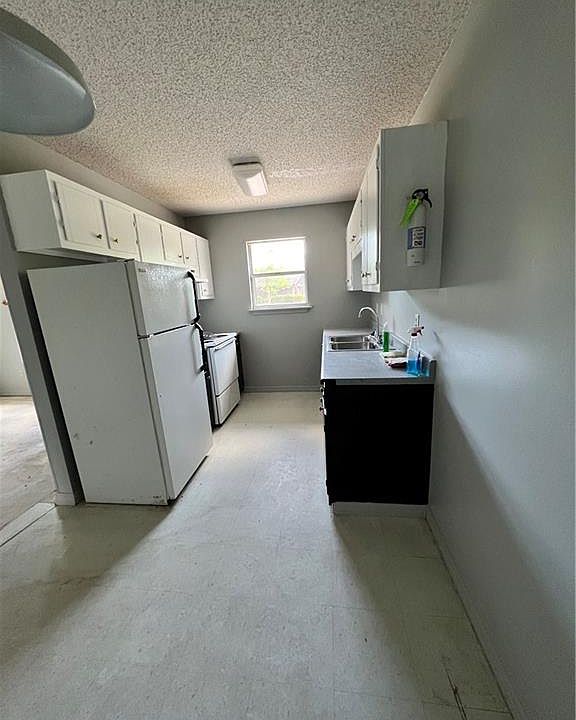 2nd image of 46344 Patti Rd