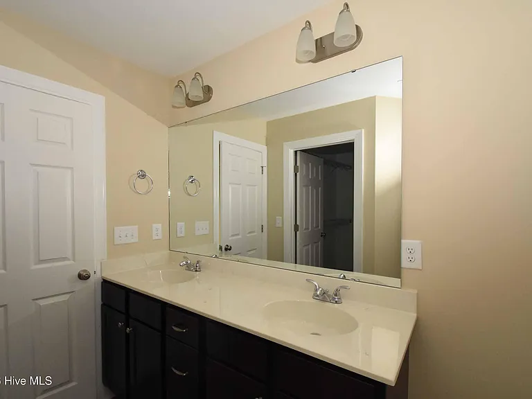 2236 Brookville Dr #A — Photo 37