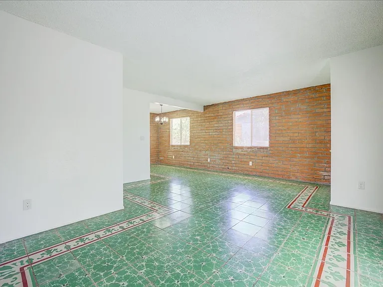 3425 E Fairmount St — Photo 9
