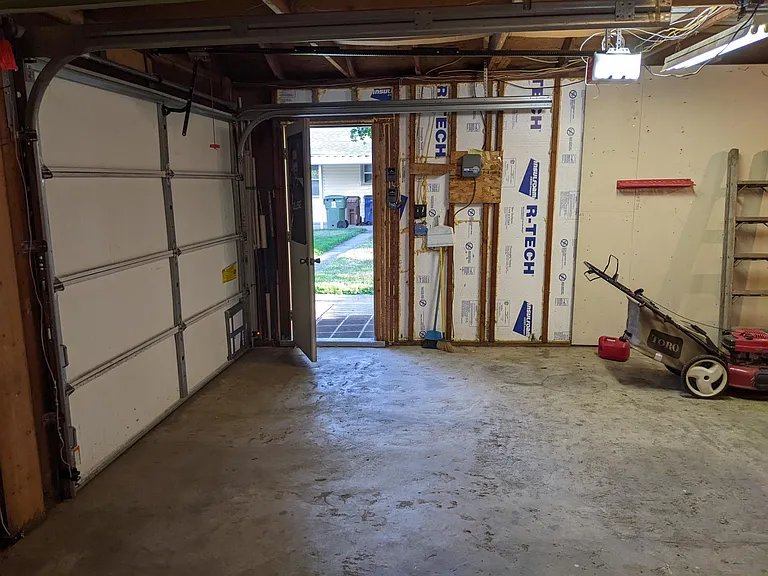 2404 W Kiernan Ave — Photo 31
