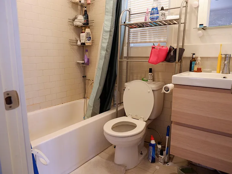 860 N Marengo Ave #1 — Photo 7