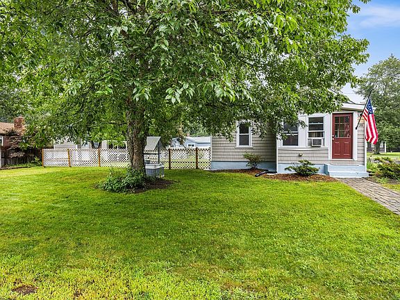 2nd image of 38 Lynnbrook Ave