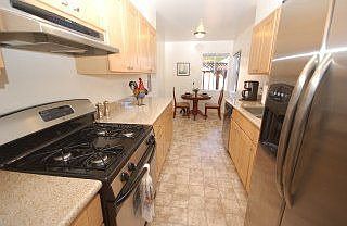 5th image of 2133 Warburton Ave