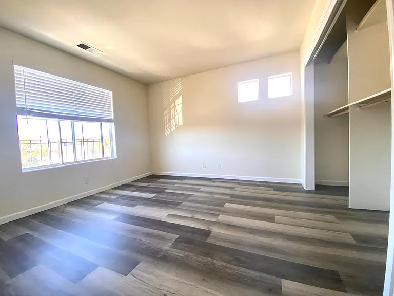 8 Lewis Cir — Photo 11