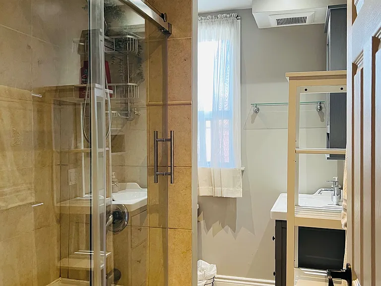 263 Grace St #2 — Photo 6