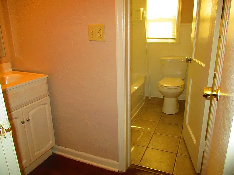 7523 Eby Ave — Photo 5