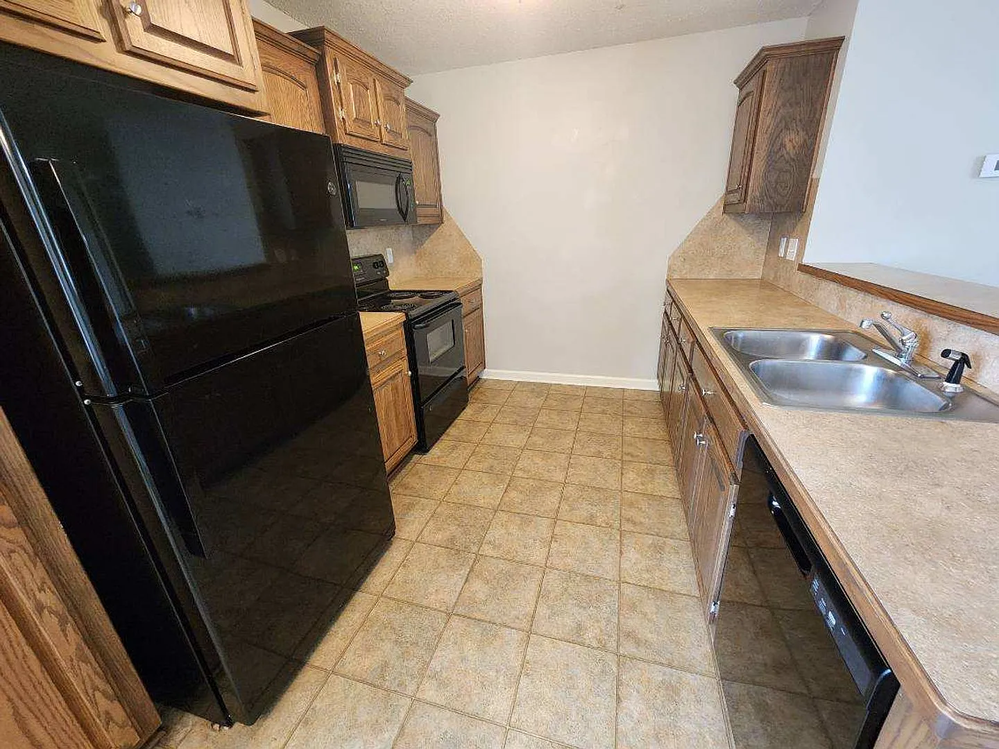 1422 Saw Grass Cove — Photo 2