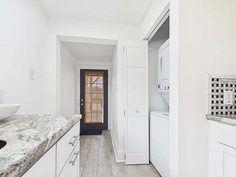614 N Front St — Photo 14