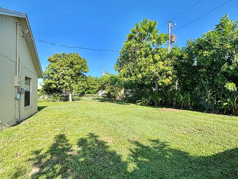 1715 SE 6th Ln — Photo 68