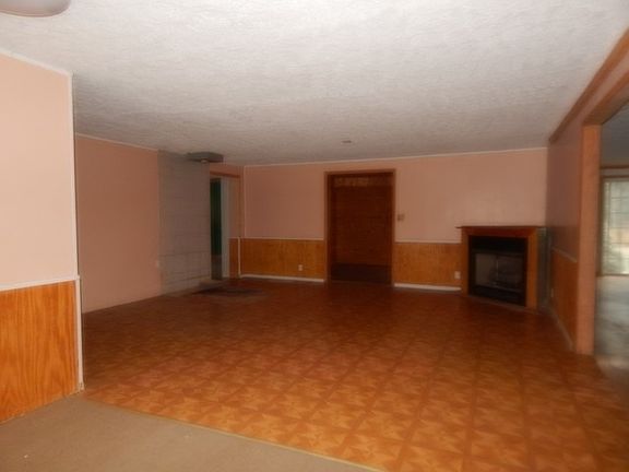 Additional Living Room