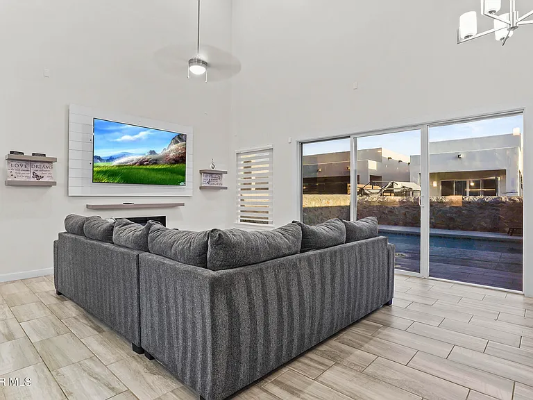 12308 Desert Heights Ct — Photo 6