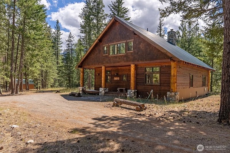 2nd image of 32 Foster Loop Road
