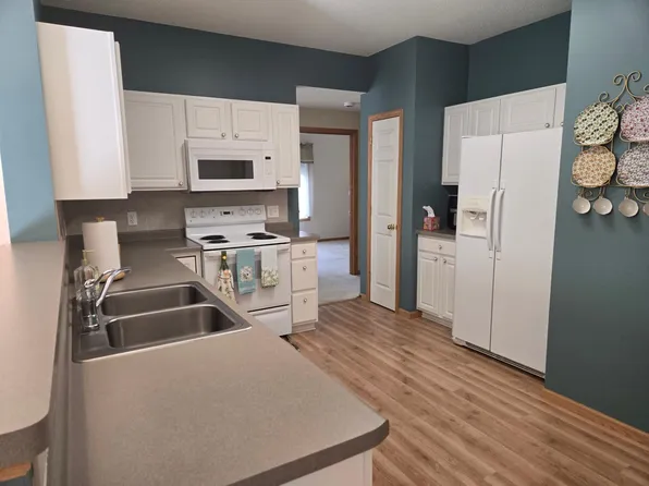 6889 Folkestone Rd #711, Saint Paul, MN 55124