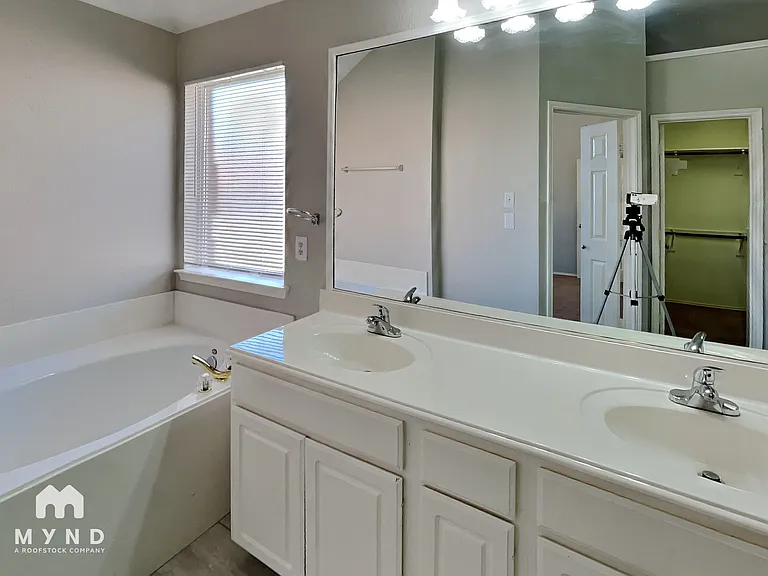 4611 Basil Dr — Photo 15