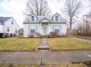 1325 Rowe St, Akron, OH 44306