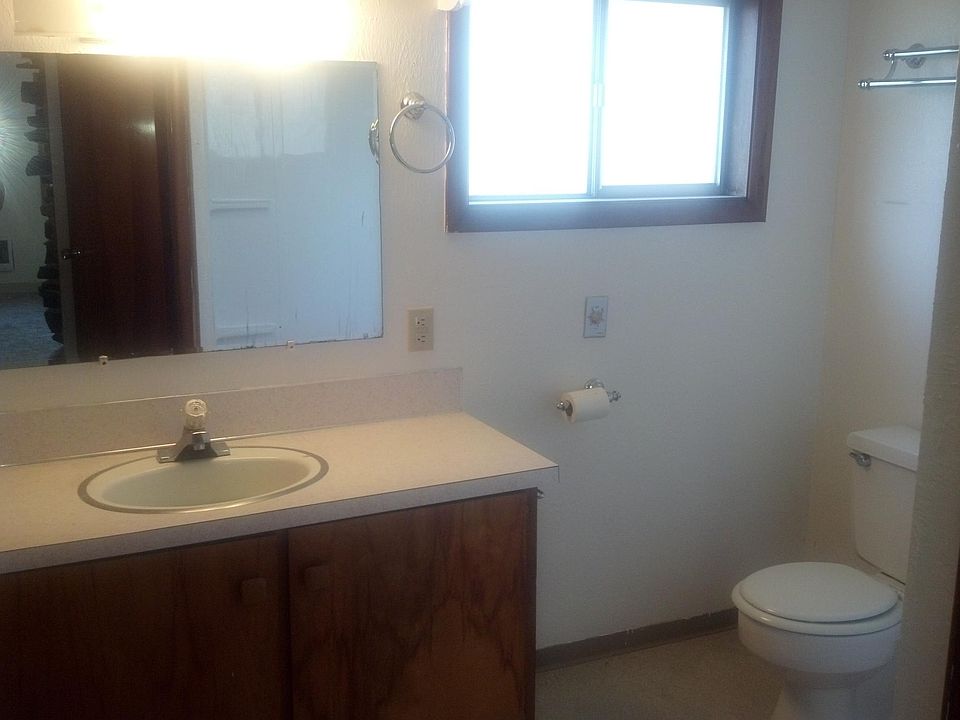 2nd image of 112 E Francis St