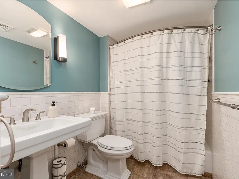 136 N 2nd St #38-2A — Photo 19