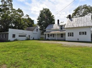 13 Jewett St, Skowhegan, ME 04976