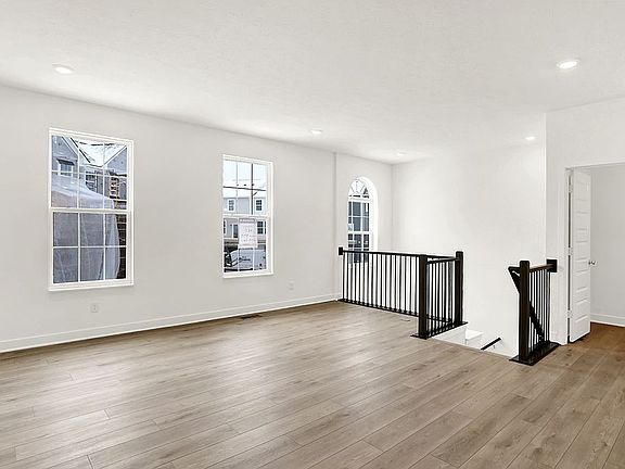3rd image of 5914 Juna Ave