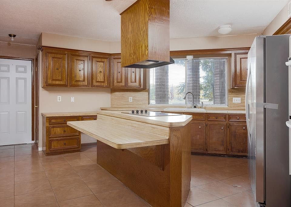 1st image of 15703 Hickory Knoll Dr