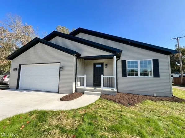 131 Chestnut St N, Gnadenhutten, OH 44629