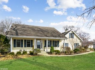 1582 S Hieland Rd, Saint Anne, IL 60964