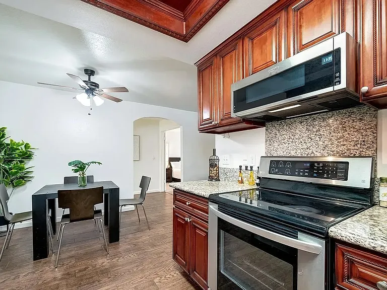 550 Camino De La Reina #3D — Photo 9