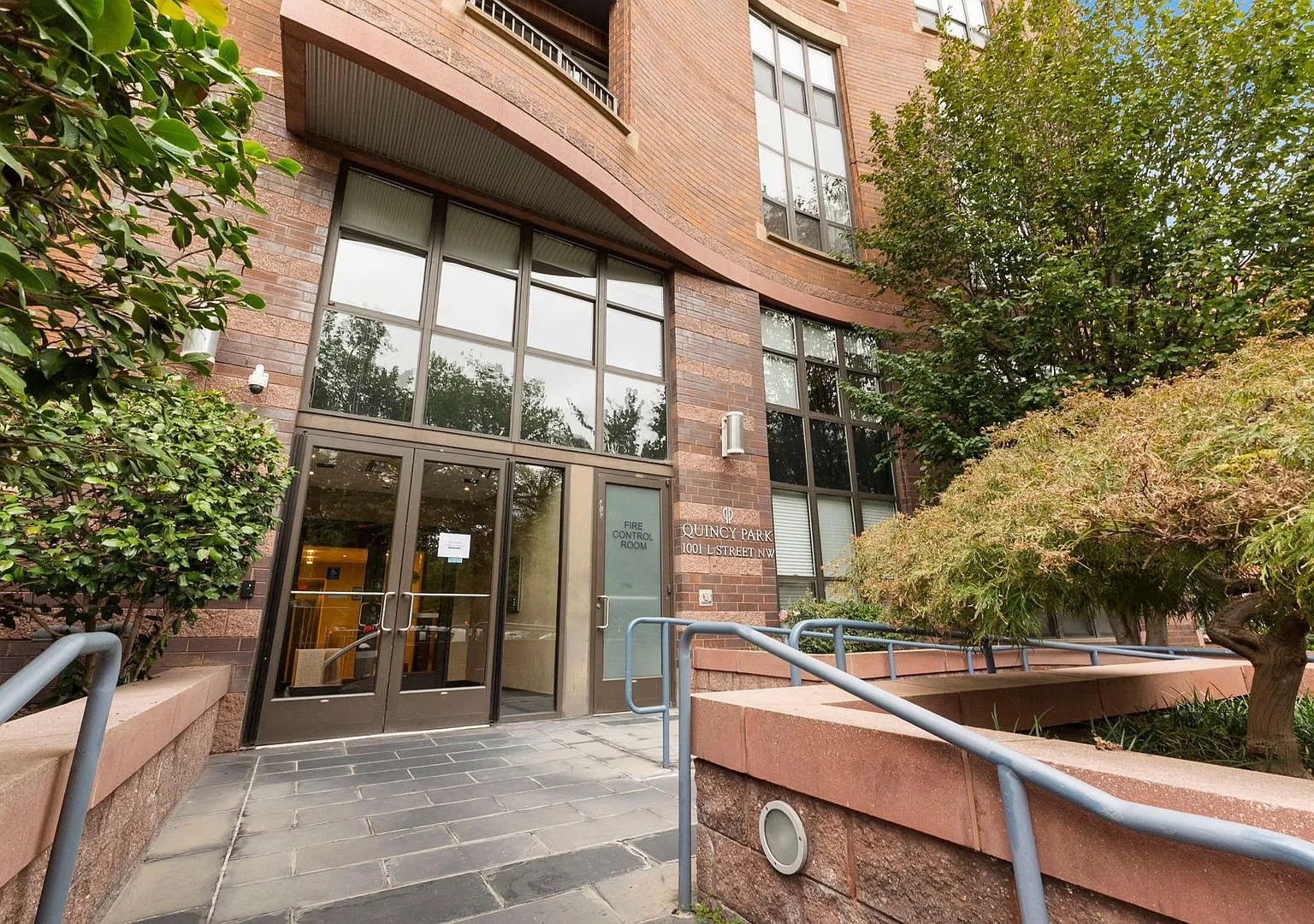 Modern Downtown DC Condo in Prime Logan Circle Location — Photo 2