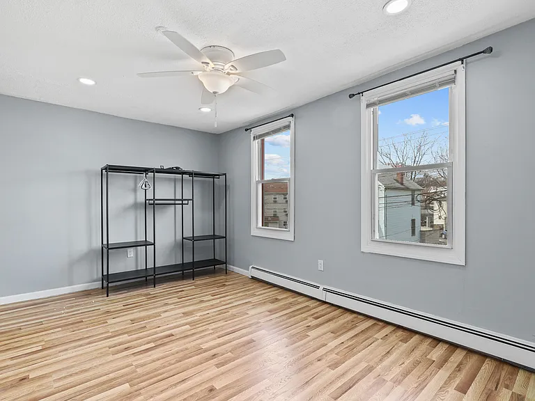 16 Hinsdale Pl — Photo 11