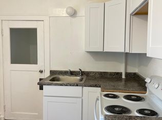 1580 Center St NE APT 4, Salem, OR 97301