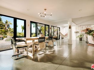 2230 Banyan Dr, Los Angeles, CA 90049