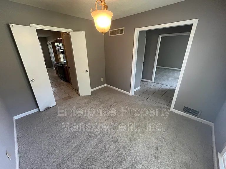 6124 Chinaberry Dr — Photo 11