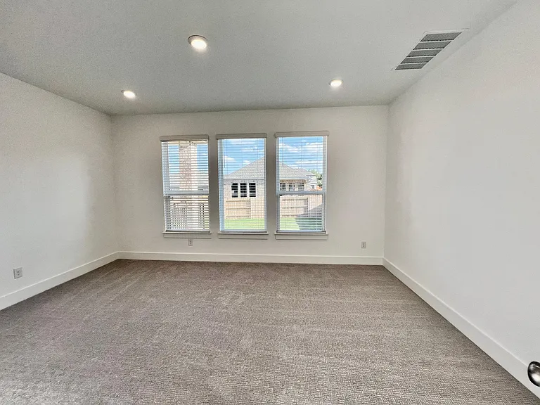 120 Green Knoll Ln — Photo 24