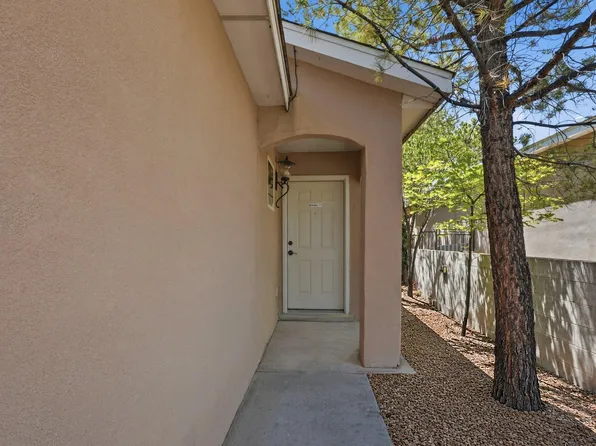 10408 Sandy Creek Rd SW, Albuquerque, NM 87121